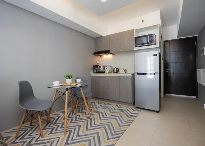 Furnished In Avida Towers Riala, It Park With Pool View, Fast Wifi, Netflix And *