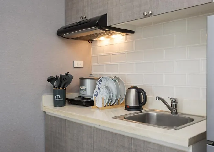 Furnished In Avida Towers Riala, It Park With Pool View, Fast Wifi, Netflix And Apartment