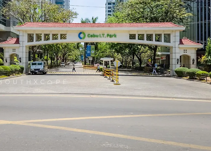 Furnished In Avida Towers Riala, It Park With Pool View, Fast Wifi, Netflix And Cebu